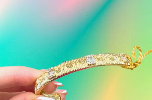 Vivian Bangle