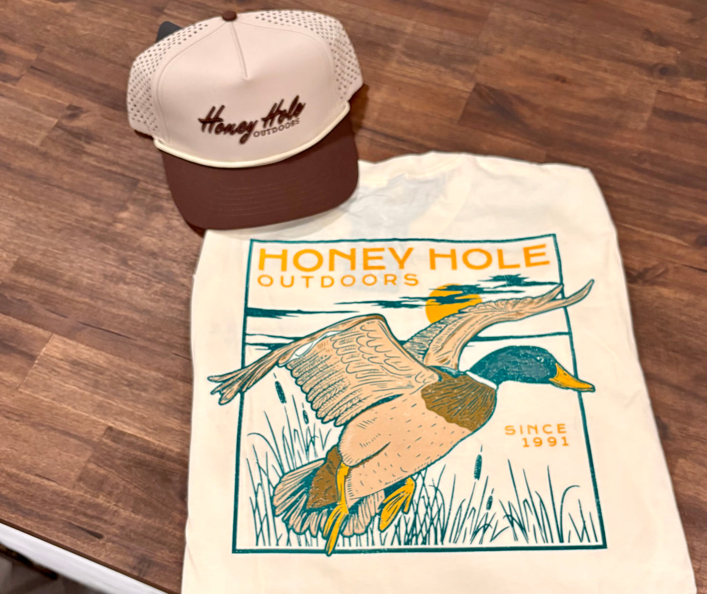 Short Sleeve Night Flight - Honey Hole